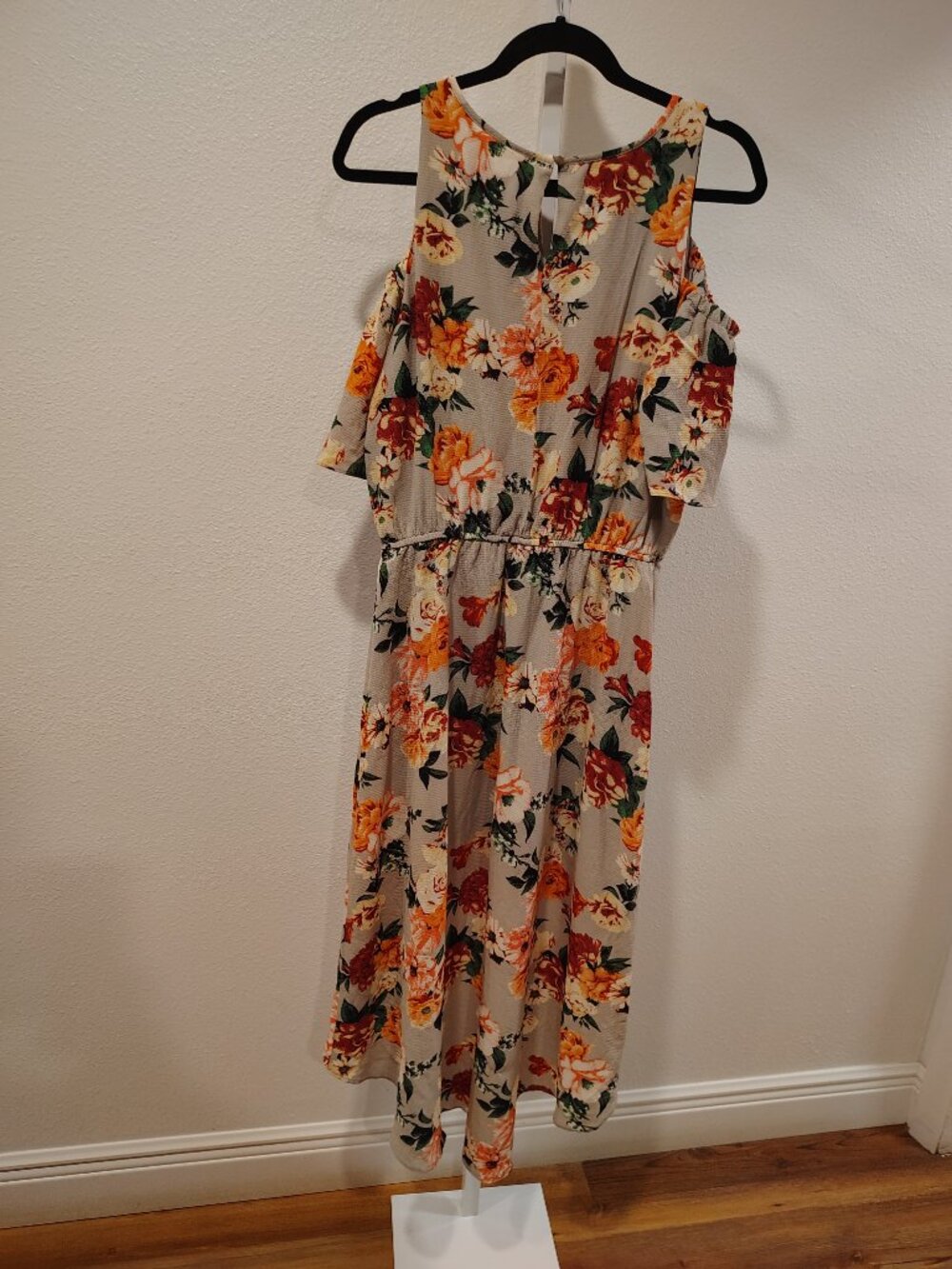 Apt. 9 Women's Floral High Low Dress Size Medium Cold Shoulder Polyester NWT - Picture 8 of 11